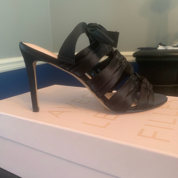 Sexy satin heels for night! - Picture 3 of 8